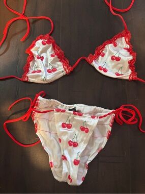 Vintage Y2K cherry print lace ruffle white bikini nwot small red
